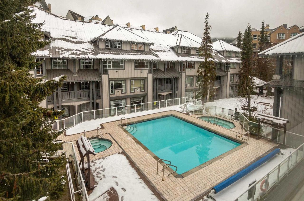 Bright Suite At Ski In/Out Glacier Lodge! Whistler Bagian luar foto